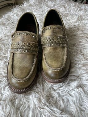 Freebird Myla Olive Green Braided Studded Leather Loafers size 6